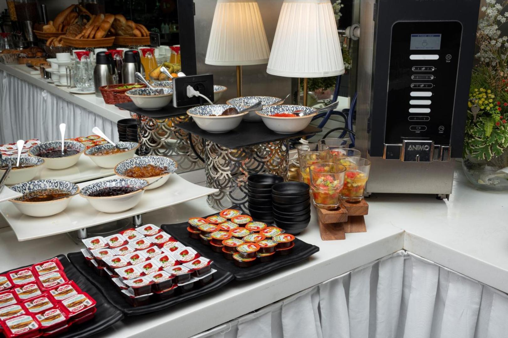 Port Rivoli Hotel Баку Екстериор снимка